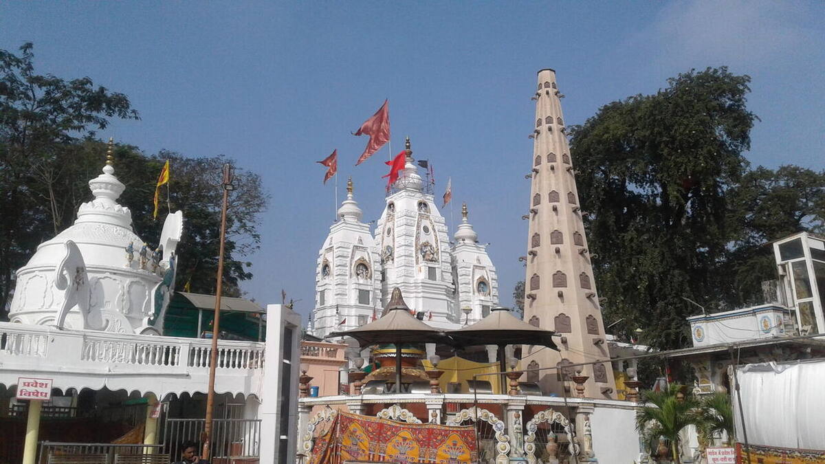 4 Days Madhya Pradesh Tour Package | Ujjain, Omkareshwar, Maheshwar, Indore - Photo 9