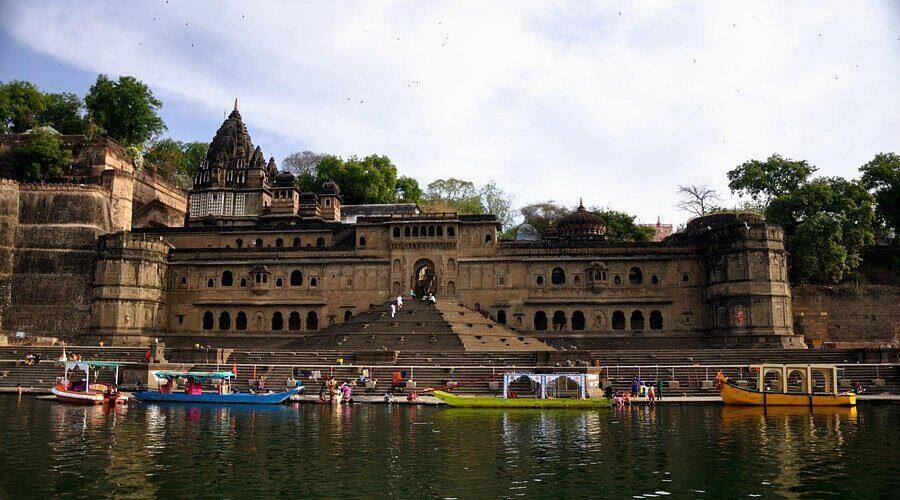 4 Days Madhya Pradesh Tour Package | Ujjain, Omkareshwar, Maheshwar, Indore - Photo 4