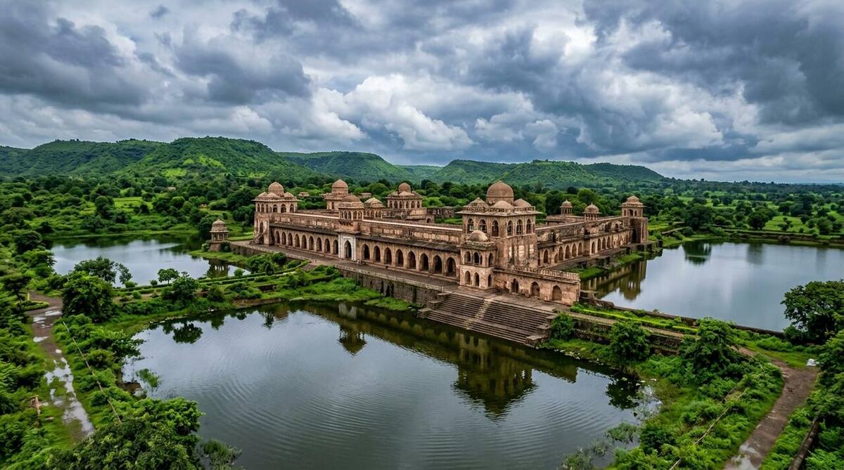 5 Days Grand Malwa Tour Package | Ujjain, Omkareshwar, Maheshwar, Mandu - Photo 2